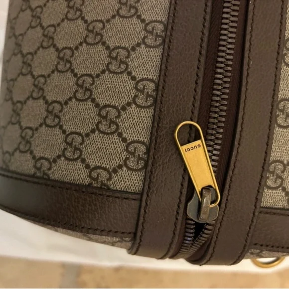 Gucci Savoy, large duffel bag made in Italy NWT. - Picture 8 of 14